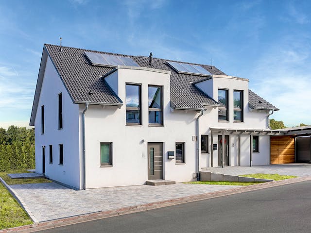 Fertighaus Doppelhaus 35-130 von Hanse Haus Schlüsselfertig ab 378970€, Satteldach-Klassiker Außenansicht 1