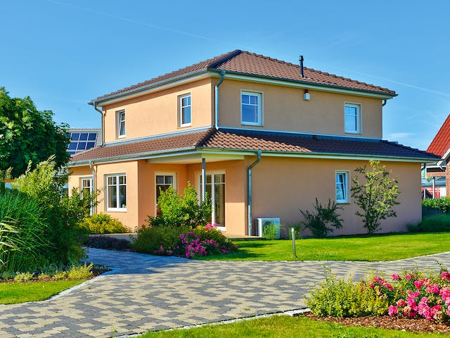 Massivhaus Florenz von HELMA MASSIVHAUS Schlüsselfertig ab 418300€, Stadtvilla Außenansicht 3