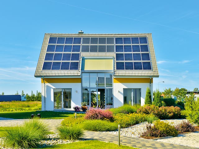 Massivhaus Leipzig von HELMA MASSIVHAUS Schlüsselfertig ab 420900€, Satteldach-Klassiker Außenansicht 4