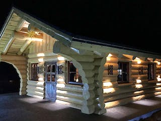 Blockhaus Blockhütte Adler von Holzbau rustikal - Blockhäuser Bausatzhaus ab 54648€, Satteldach-Klassiker Außenansicht 3