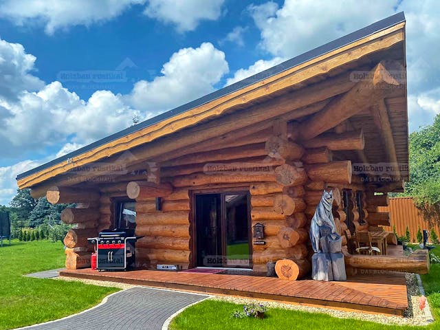 Blockhaus Blockhaus Ostsee von Holzbau Rustikal - Blockhäuser Bausatzhaus ab 73756€, Pultdachhaus Außenansicht 1