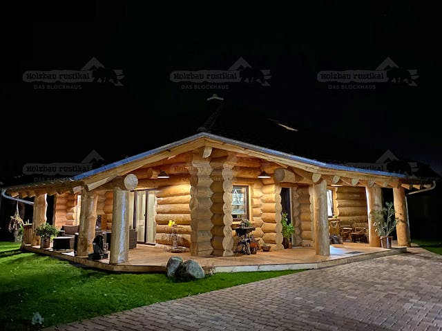 Blockhaus Blockhaus Potsdam von Holzbau Rustikal - Blockhäuser Bausatzhaus ab 158175€, Blockhaus Außenansicht 1