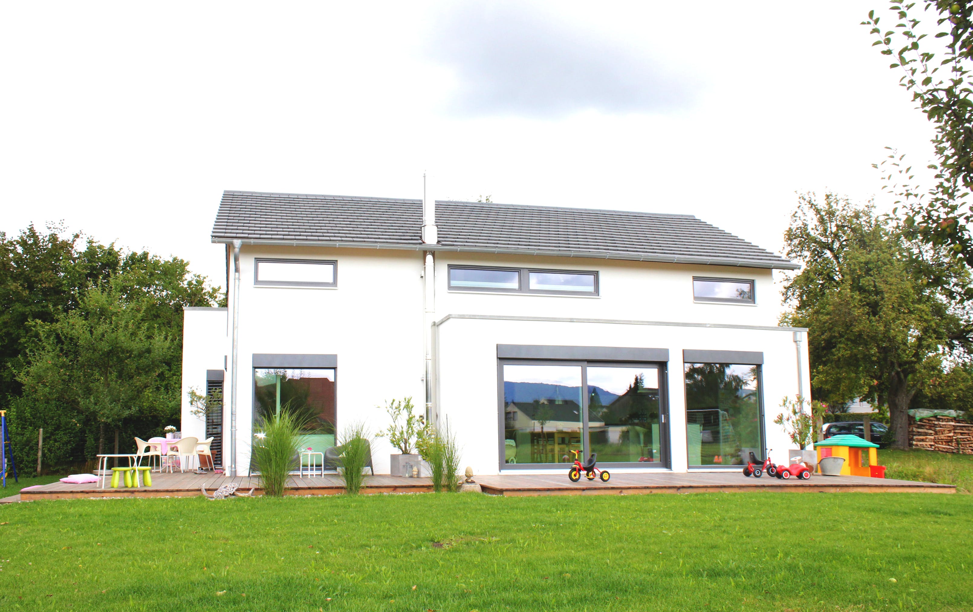 Fertighaus Homestory 088 von Lehner Haus Schlüsselfertig ab 442520€, Satteldach-Klassiker Außenansicht 3
