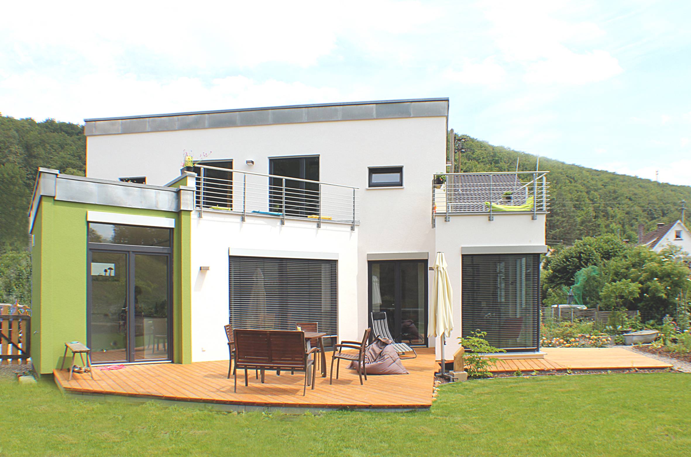 Fertighaus Homestory 101 von Lehner Haus Schlüsselfertig ab 315250€, Satteldach-Klassiker Außenansicht 1