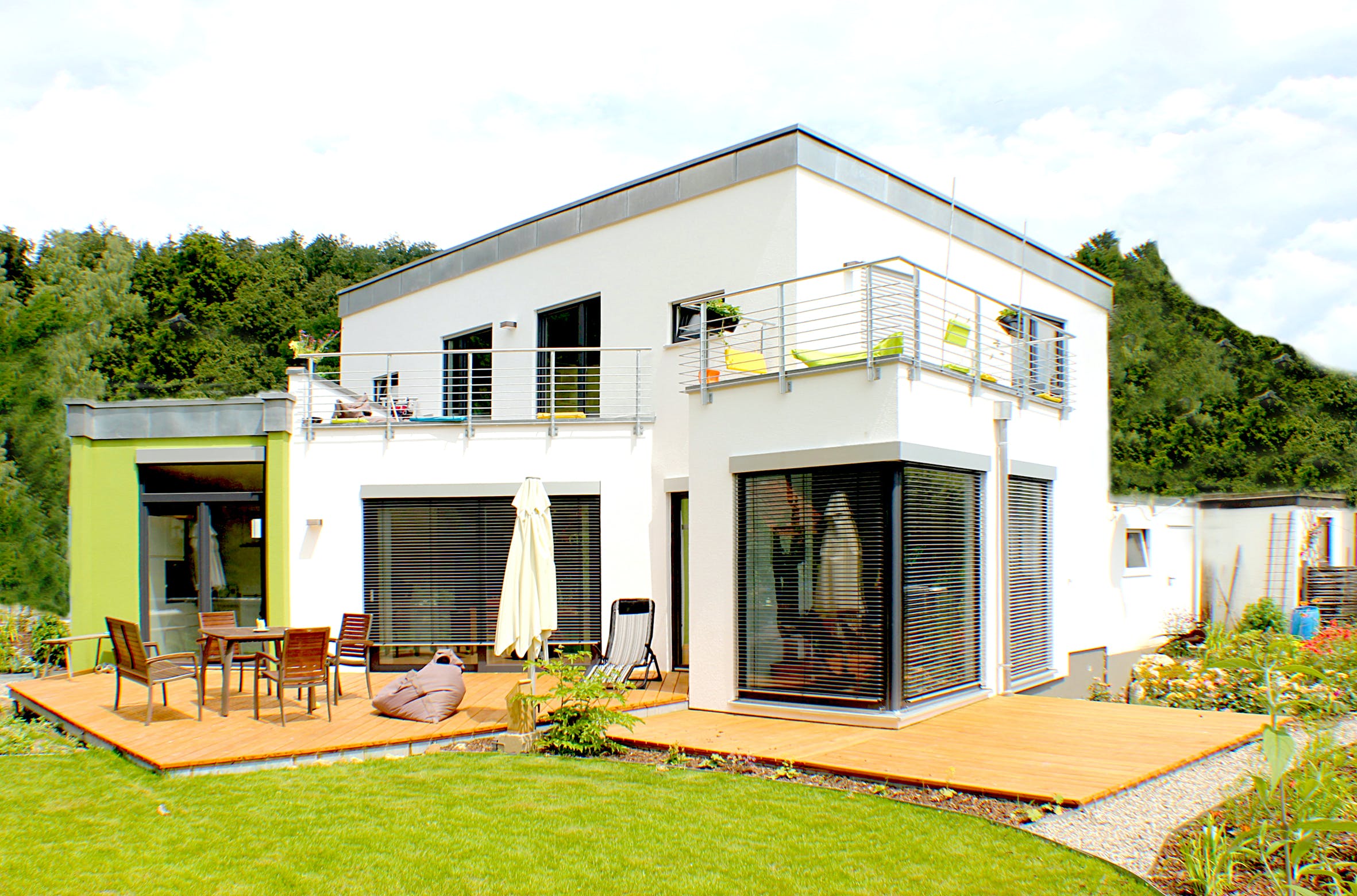 Fertighaus Homestory 101 von Lehner Haus Schlüsselfertig ab 315250€, Satteldach-Klassiker Außenansicht 2