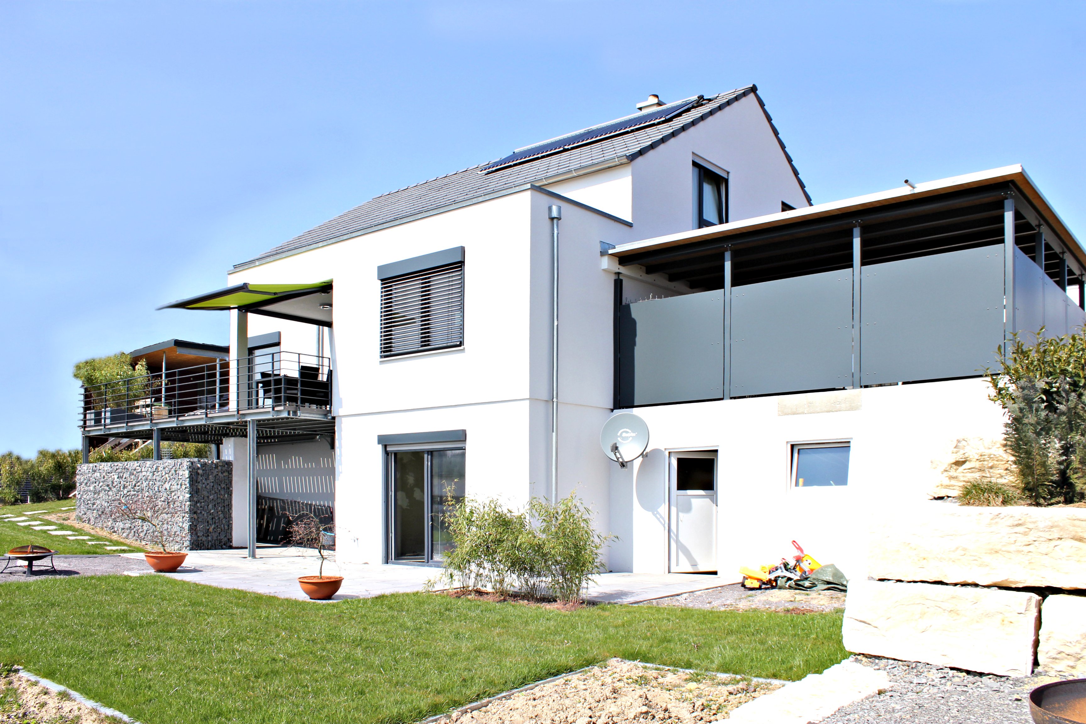 Fertighaus Homestory 139 von Lehner Haus Schlüsselfertig ab 466570€, Satteldach-Klassiker Außenansicht 2