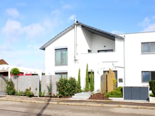 Fertighaus Homestory 173 von Lehner Haus Schlüsselfertig ab 972400€, Satteldach-Klassiker Außenansicht 3