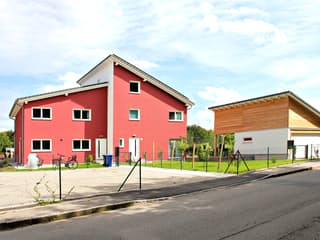 Fertighaus Homestory 256 von LEHNER HAUS Schlüsselfertig ab 747500€, Satteldach-Klassiker Außenansicht 1