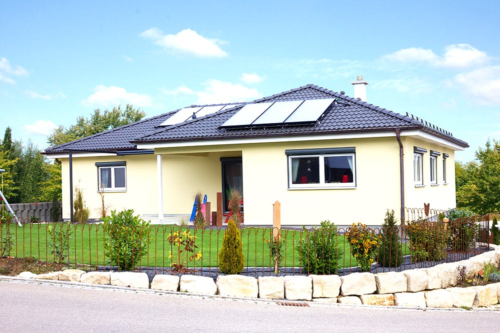 Fertighaus Homestory 429 von Lehner Haus, Bungalow Außenansicht 2