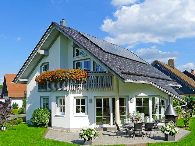 Massivhaus Susi III von HSE Massivhaus Schlüsselfertig ab 277940€, Satteldach-Klassiker Außenansicht 1