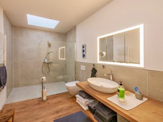 Fertighaus Jubiläumshaus Bungalow mit Satteldach von Holz & Dach Living Ausbauhaus ab 270000€, Bungalow Innenansicht 4