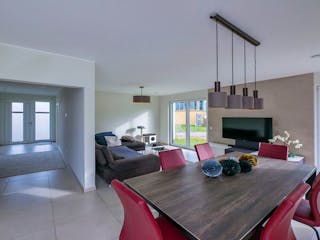 Fertighaus Jubiläumshaus Stadtvilla mit Flachdach von Holz & Dach Living Ausbauhaus ab 284499€, Stadtvilla Innenansicht 1