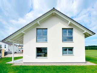 Fertighaus Haus Smilla von Fertighaus WEISS Schlüsselfertig ab 471286€, Satteldach-Klassiker Außenansicht 4