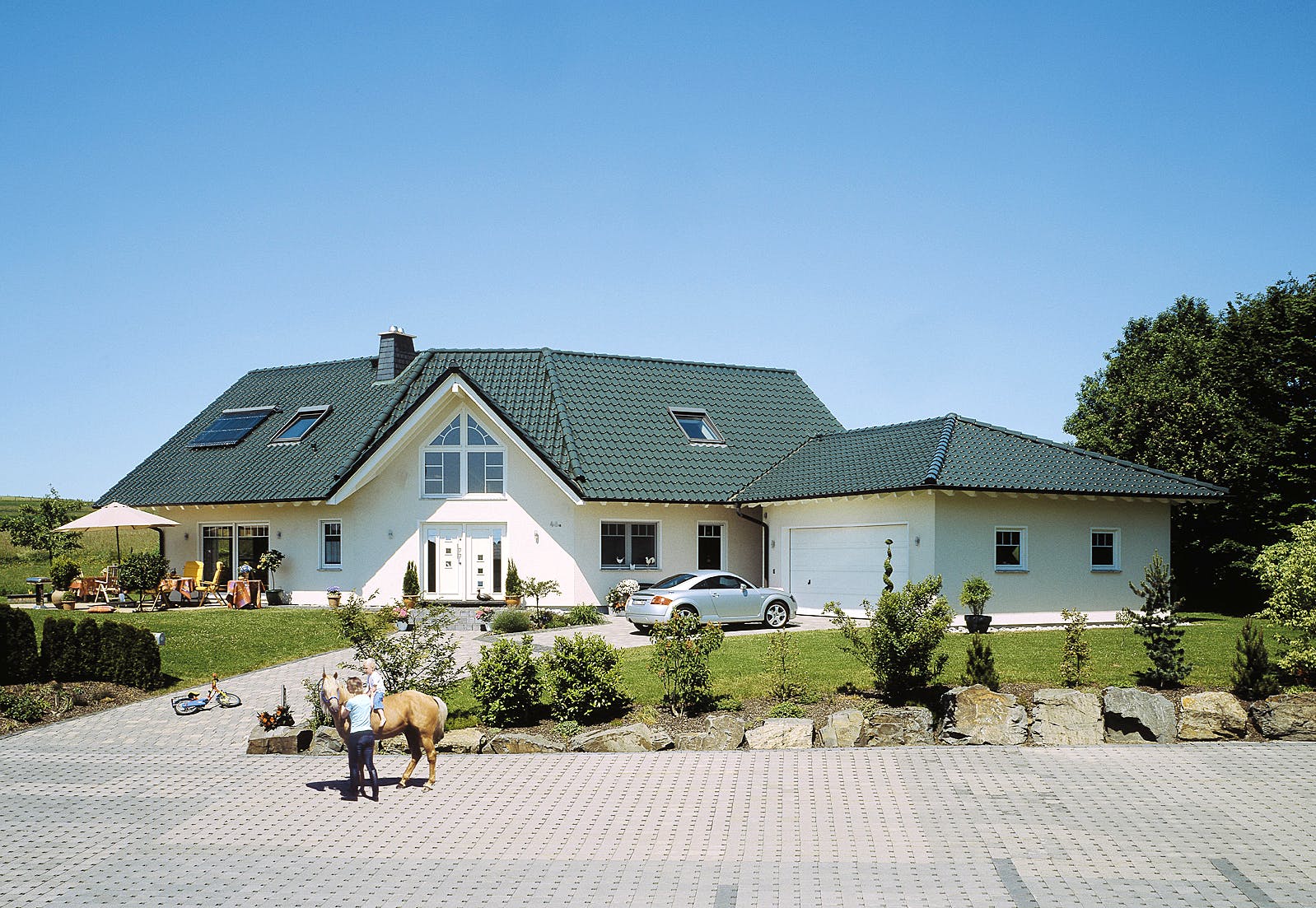 Fertighaus Familio von Fingerhut Haus Schlüsselfertig ab 633051€, Satteldach-Klassiker Außenansicht 1