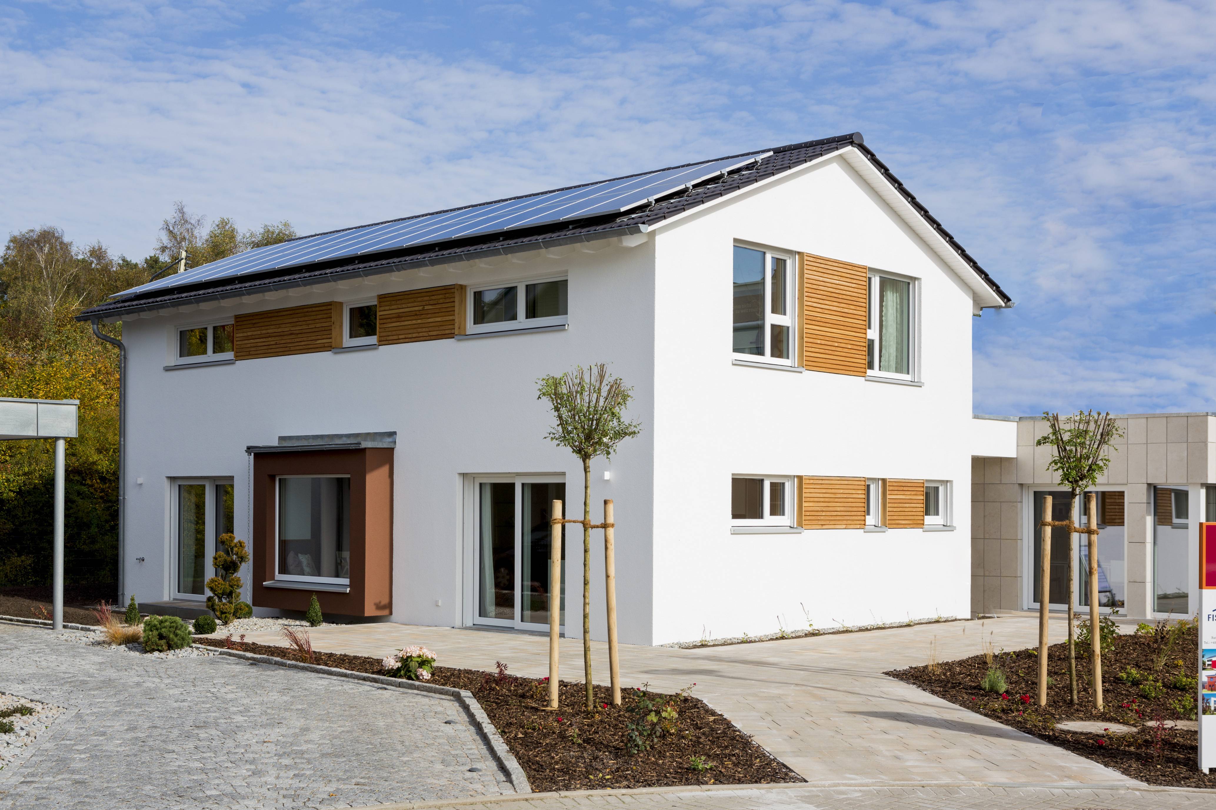 Fertighaus Musterhaus LaRocca von FischerHaus Schlüsselfertig ab 571044€, Satteldach-Klassiker Außenansicht 1