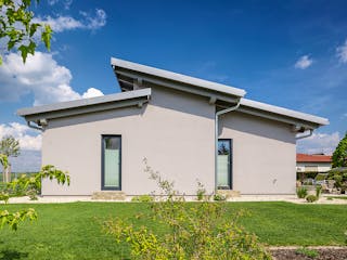 Fertighaus Bungalow Pultdach 145 von LUXHAUS, Bungalow Außenansicht 2