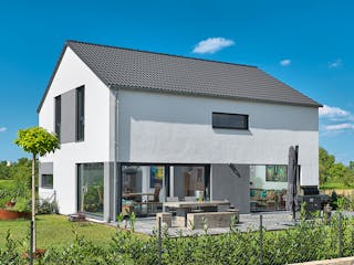 Fertighaus Satteldach Landhaus 126 von LUXHAUS, Satteldach-Klassiker Außenansicht 2