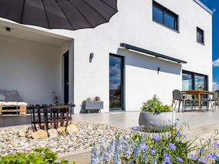 Fertighaus Pultdach Klassik 166 von LUXHAUS, Pultdachhaus Außenansicht 4