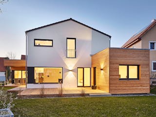 Fertighaus Satteldach Landhaus 207 von LUXHAUS, Satteldach-Klassiker Außenansicht 3