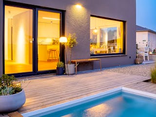 Fertighaus Satteldach Landhaus 138 von LUXHAUS, Satteldach-Klassiker Außenansicht 3