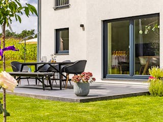 Fertighaus Satteldach Landhaus 192 von LUXHAUS, Satteldach-Klassiker Außenansicht 3