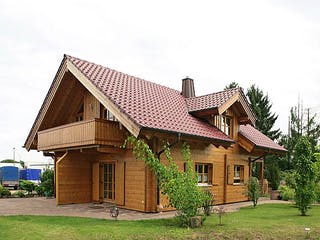 Blockhaus Mehlingen von Rems-Murr-Holzhaus Ausbauhaus ab 309476€, Satteldach-Klassiker Außenansicht 2