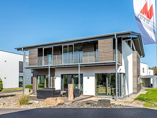 Fertighaus Musterhaus Köln - Das Genusshaus von Meisterstück-HAUS, Satteldach-Klassiker Außenansicht 3