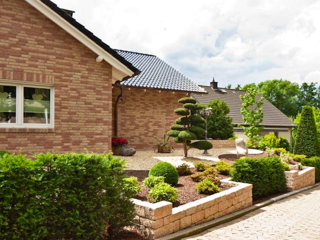 Massivhaus Bungalow Ipsen von Zaunmüller Massivhaus, Bungalow Außenansicht 6