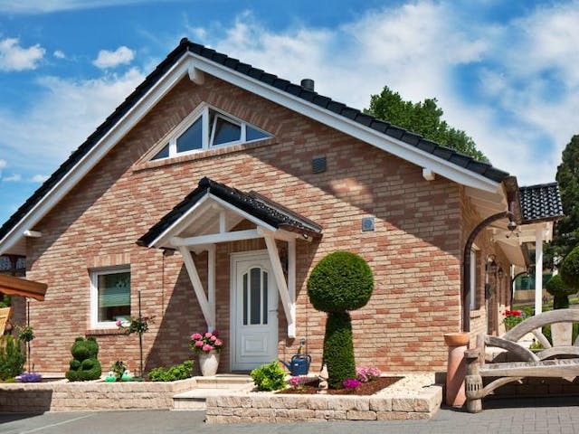 Massivhaus Bungalow Ipsen von Zaunmüller Massivhaus, Bungalow Außenansicht 2
