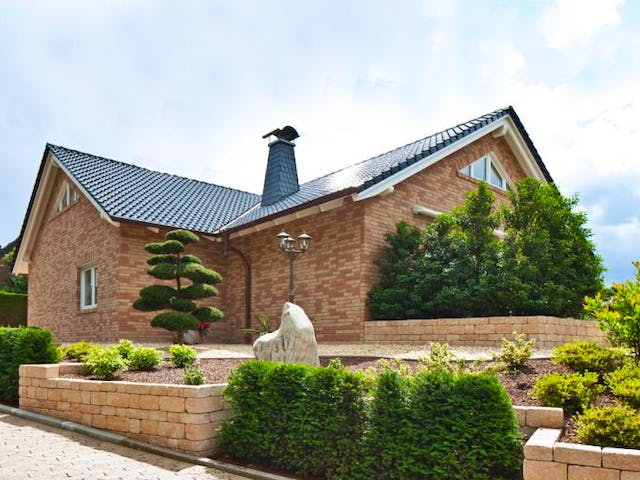 Massivhaus Bungalow Ipsen von Zaunmüller Massivhaus, Bungalow Außenansicht 4