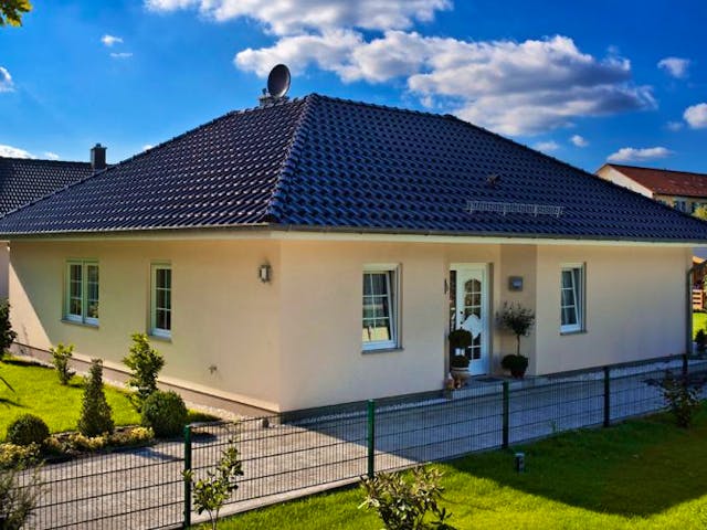 Massivhaus Bungalow Rerik von ROTH MASSIVHAUS, Bungalow Außenansicht 3
