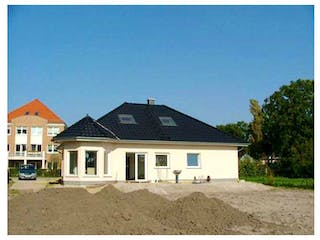 Massivhaus Bungalow W 100 von domoplan massivhaus, Bungalow Außenansicht 3