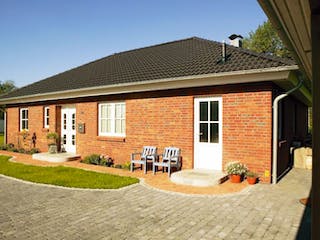 Massivhaus Hans Christiansen 132 von Stoll Haus Schlüsselfertig ab 200200€, Bungalow Außenansicht 2