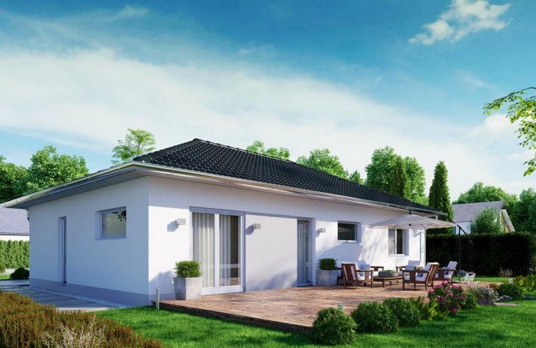 Massivhaus IL-3-102 von Elbe-Haus, Bungalow Außenansicht 2