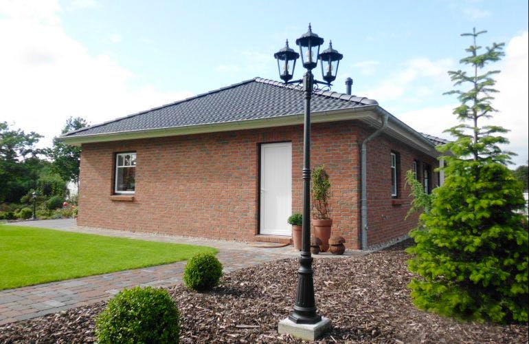 Massivhaus Matthias Claudius 147 von Stoll Haus Schlüsselfertig ab 233300€, Bungalow Außenansicht 2