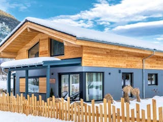 Fertighaus Vitalhaus Wildmoos von Regnauer Hausbau, Satteldach-Klassiker Außenansicht 2