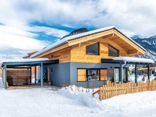 Fertighaus Vitalhaus Wildmoos von Regnauer Hausbau, Satteldach-Klassiker Außenansicht 4