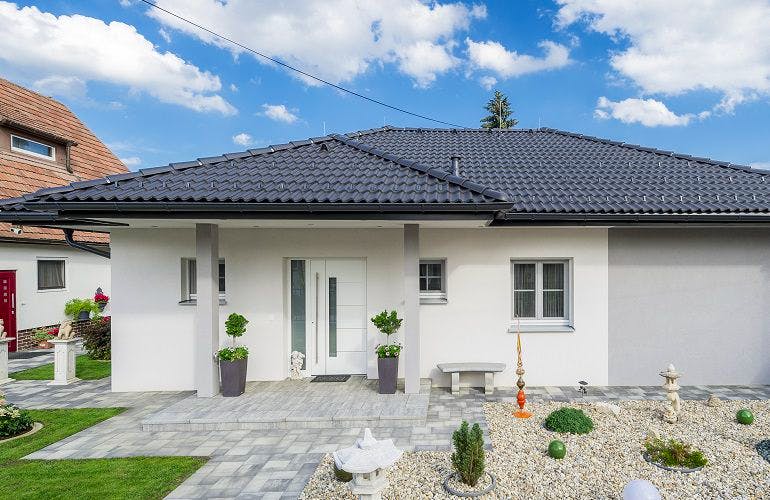 Massivhaus WimbergerHaus Kundenhaus Boden von Wimberger Bau, Bungalow Außenansicht 2