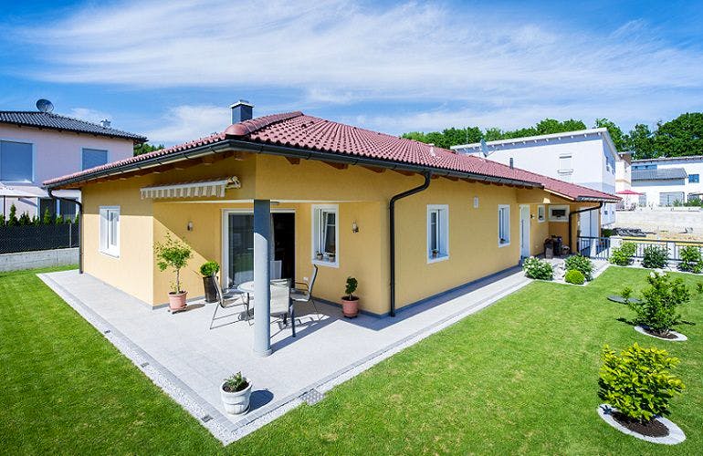 Massivhaus WimbergerHaus Kundenhaus Oberleitner von Wimberger Bau, Bungalow Außenansicht 3
