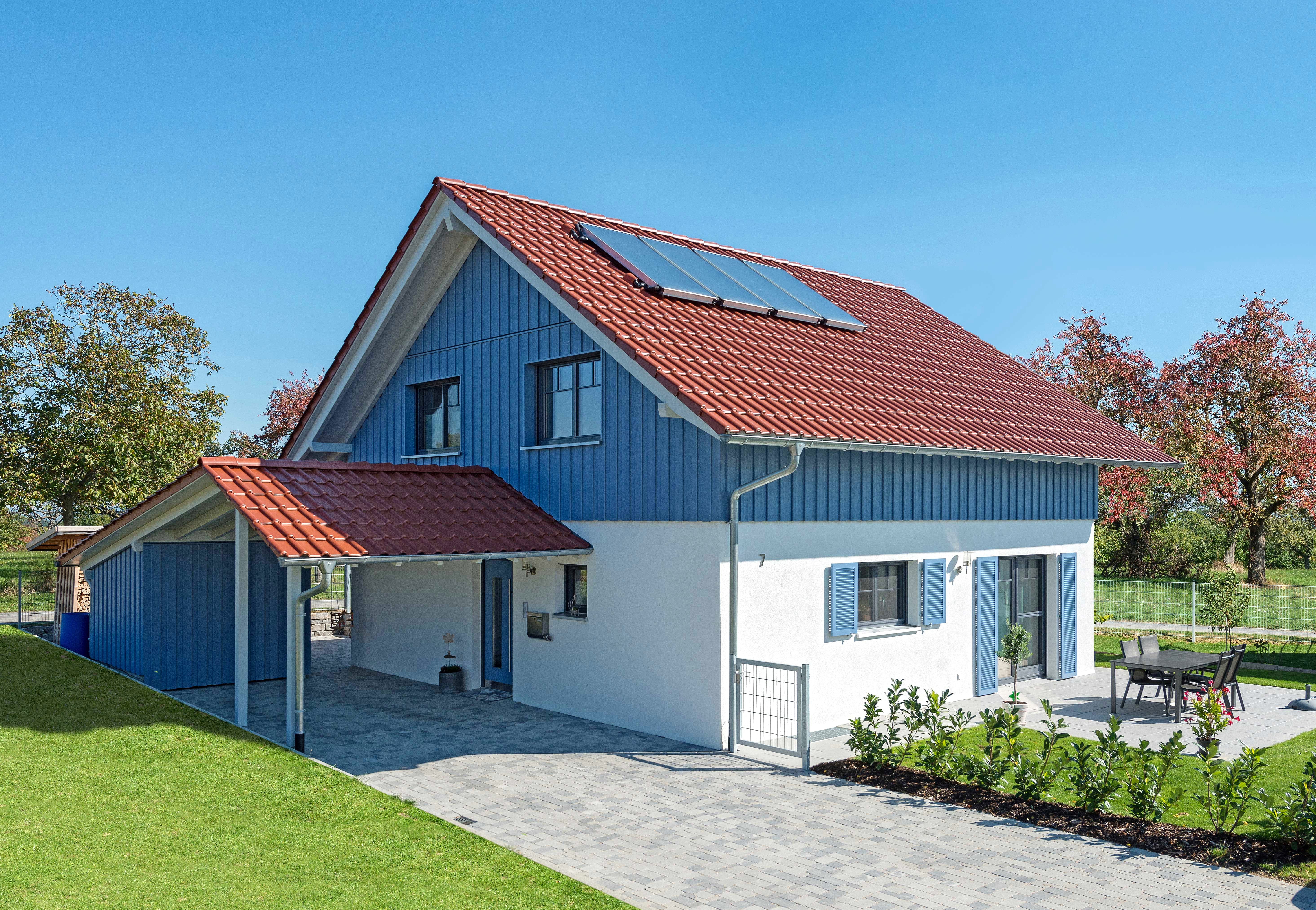 Blockhaus D138 Seifert von Frammelsberger R. Ingenieur-Holzbau, Satteldach-Klassiker Außenansicht 1