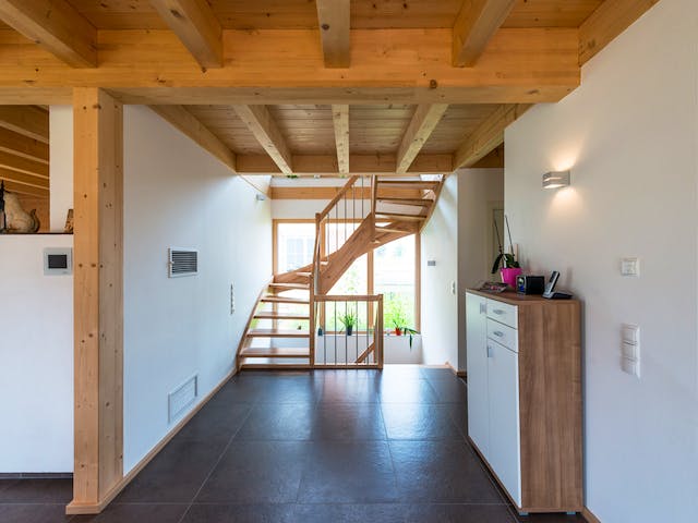 Blockhaus D144 Schwarzwasser von Frammelsberger R. Ingenieur-Holzbau, Satteldach-Klassiker Innenansicht 5