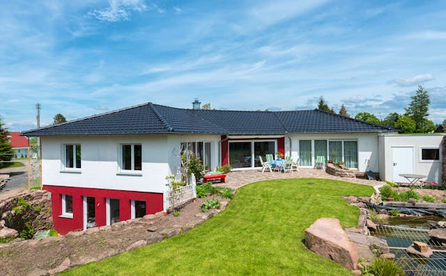 Bungalow mit Einliegerwohnung im Keller