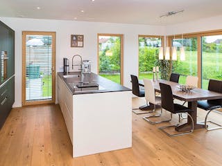 Fertighaus Haus Feldblick von Naturholzhaus Bayern, Satteldach-Klassiker Innenansicht 2