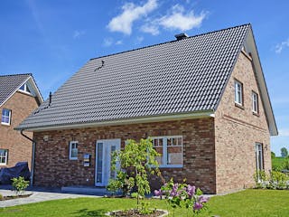 Massivhaus Holtenau von Nissen Massivhaus, Satteldach-Klassiker Außenansicht 2