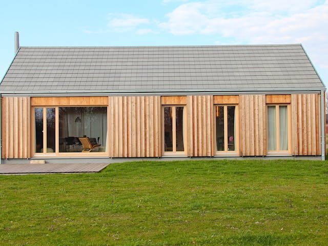 Fertighaus Haus Meyer von Gebrüder Noack Holzbau Schlüsselfertig ab 310000€, Bungalow Außenansicht 1