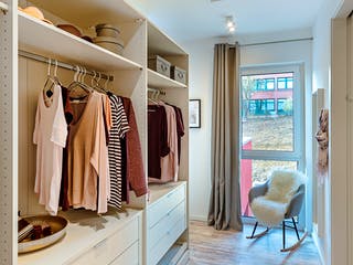 Fertighaus Musterhaus Estenfeld von OKAL Haus Schlüsselfertig ab 686900€, Satteldach-Klassiker Innenansicht 9