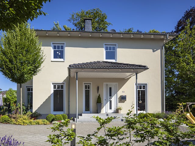 Massivhaus Conrad von Plan-Concept Massivhaus, Stadtvilla Außenansicht 1