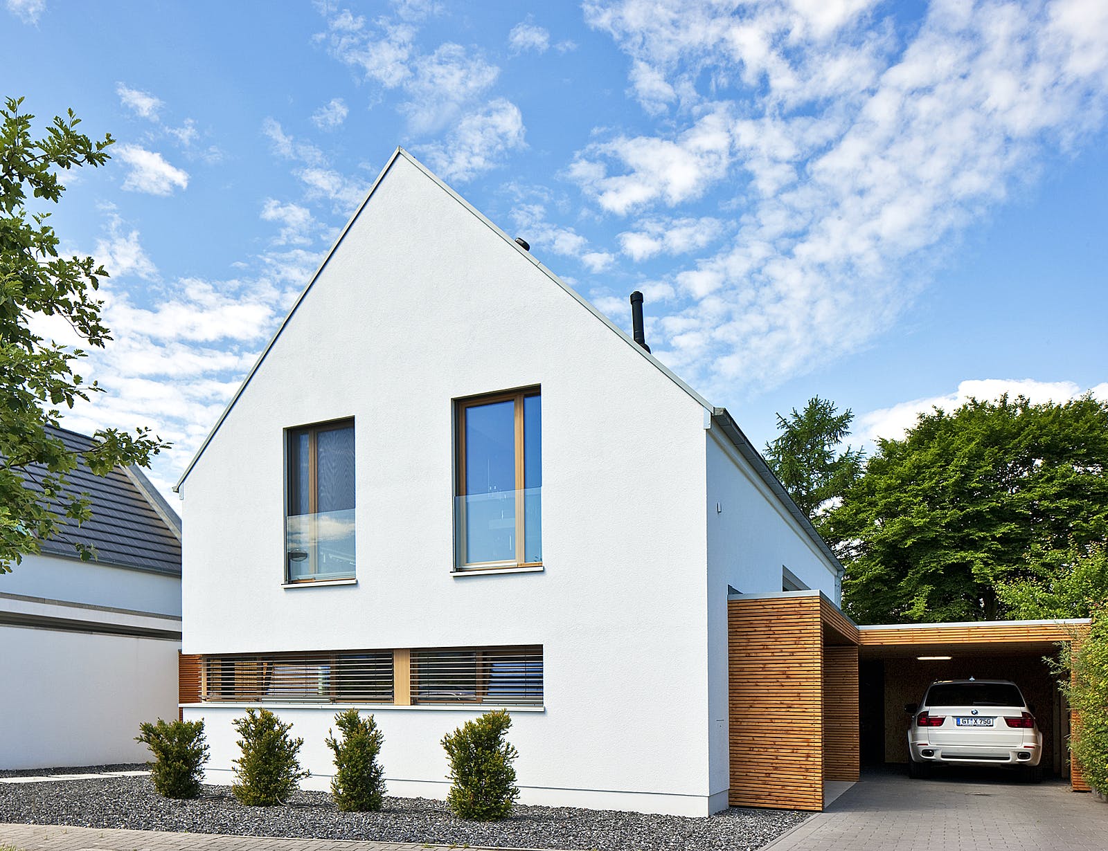 Massivhaus Immel von Plan-Concept Massivhaus, Satteldach-Klassiker Außenansicht 2