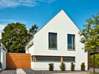 Massivhaus Immel von Plan-Concept Massivhaus, Satteldach-Klassiker Außenansicht 3