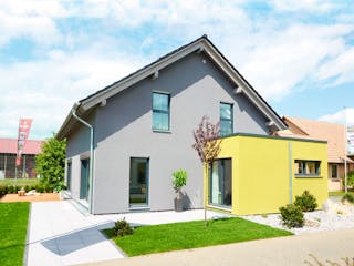 Fertighaus Koblenz von Fingerhut Haus Schlüsselfertig ab 571552€, Satteldach-Klassiker Außenansicht 3
